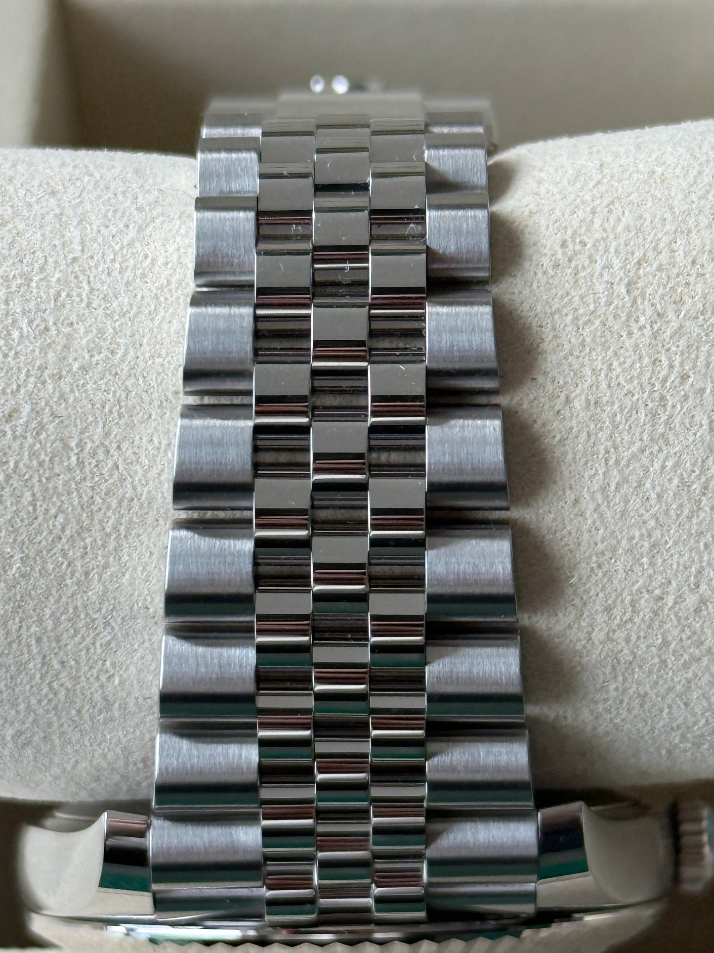 2025 Rolex Datejust 41mm White Roman
