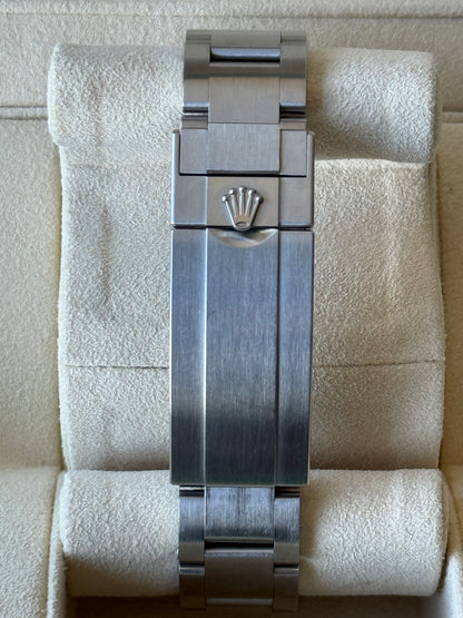 2017 Rolex Submariner Date Green "Hulk" 40mm 116610LV