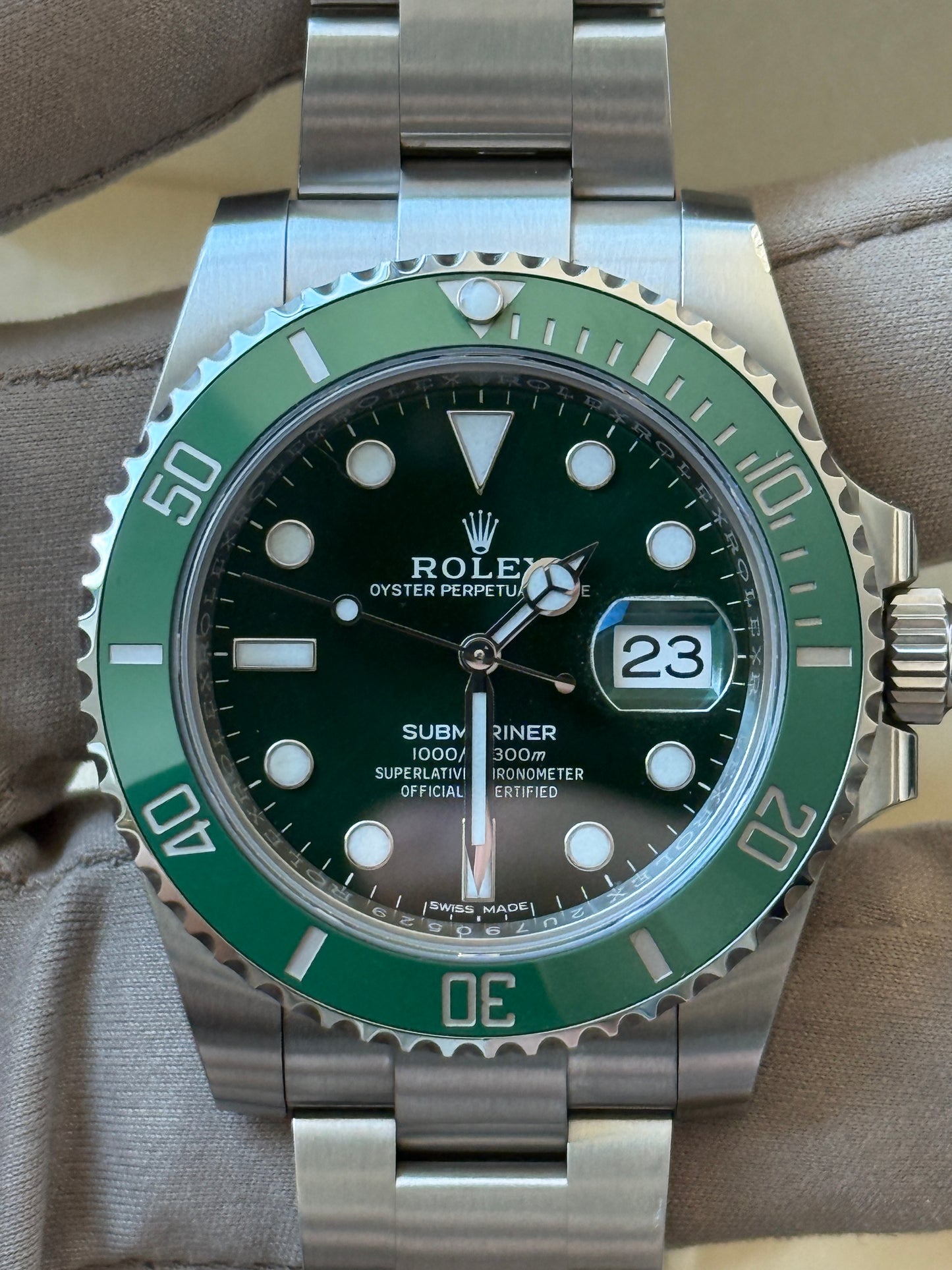 2017 Rolex Submariner Date Green "Hulk" 40mm 116610LV