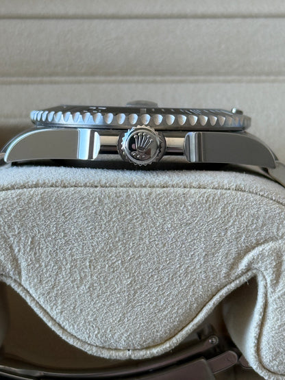 2018 Rolex Submariner Date 40mm 116610LN "NOS"