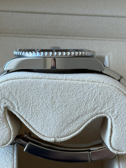 2018 Rolex Submariner Date 40mm 116610LN "NOS"