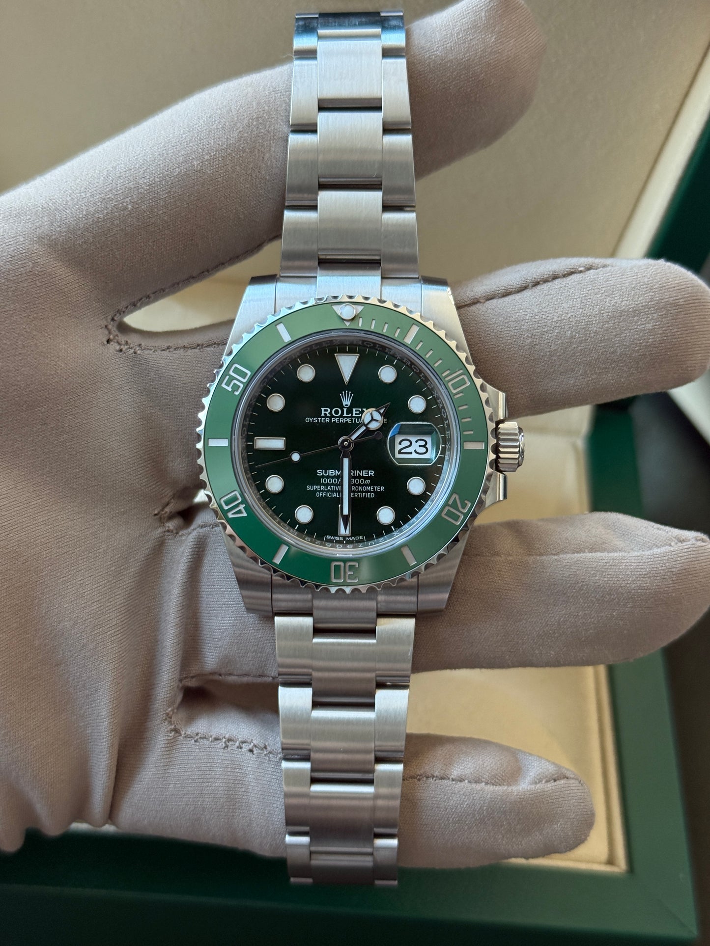2017 Rolex Submariner Date Green "Hulk" 40mm 116610LV