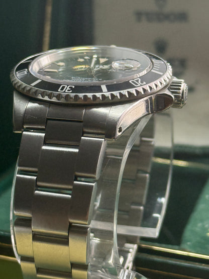 1989 Rolex 40mm Submariner Date 16610 Complete Collector’s Set